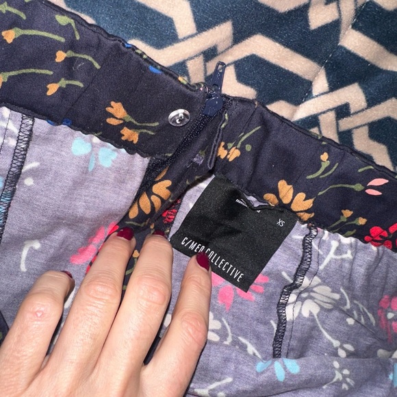 C/MEO COLLECTIVE floral puff long sleeve crop top with buttons - Picture 8 of 11